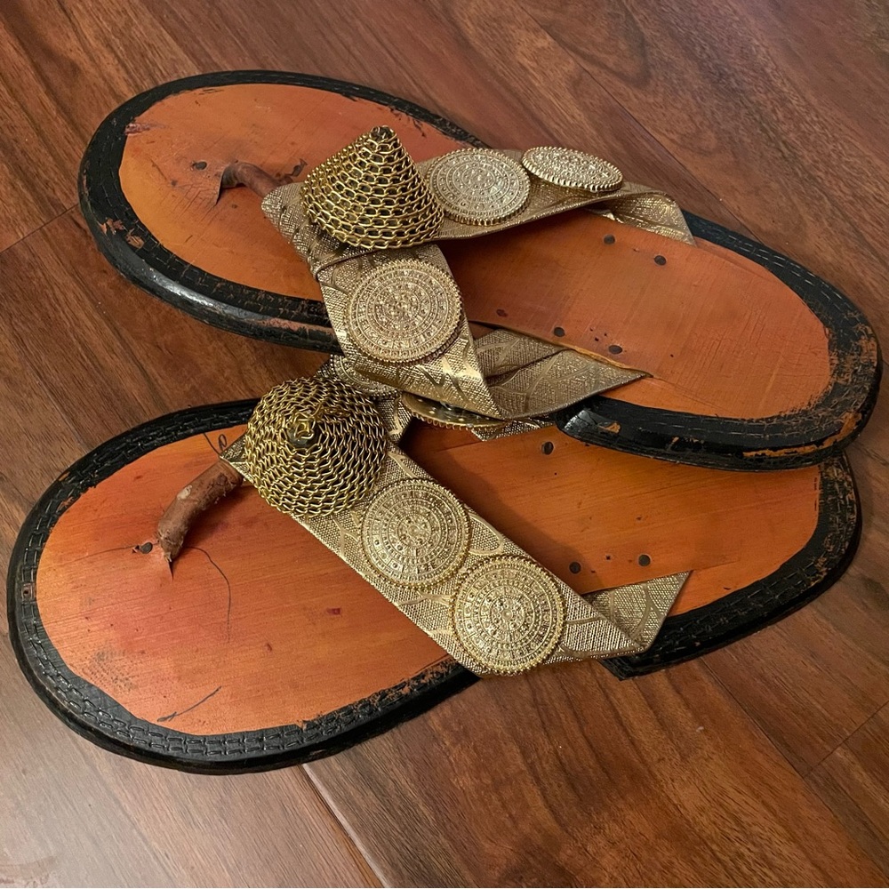 Men’s Ahenema traditional Ghanaian leather handmade slippers
Sandals Approx 12”
